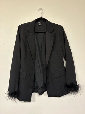 Black Feather Cuff Blazer